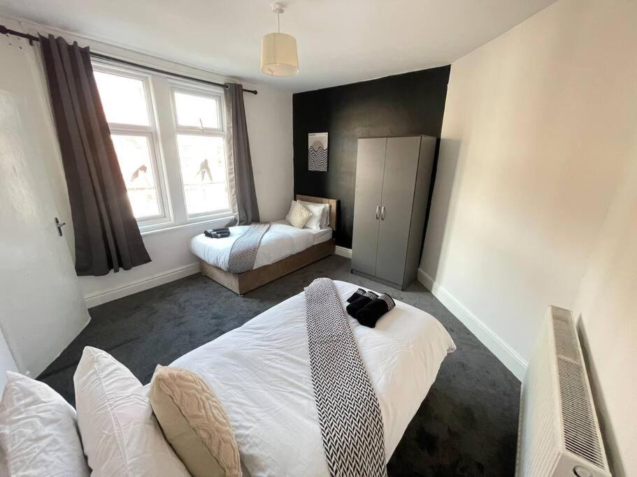 30 Percent Off Weekly Stays - 6 Bedroom House - 11 Beds Blackpool Exterior photo