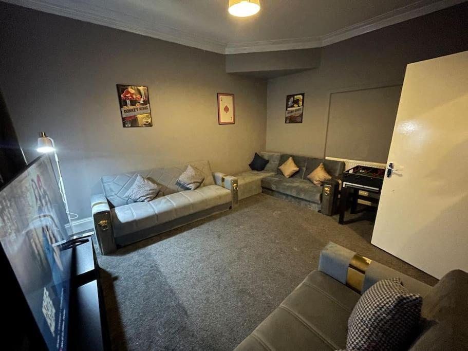 30 Percent Off Weekly Stays - 6 Bedroom House - 11 Beds Blackpool Exterior photo
