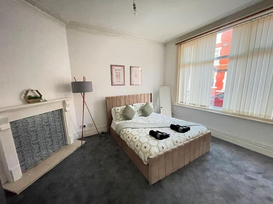 30 Percent Off Weekly Stays - 6 Bedroom House - 11 Beds Blackpool Exterior photo
