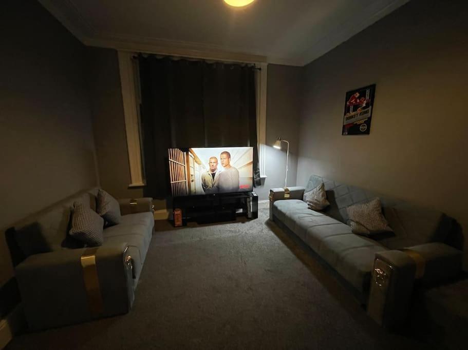 30 Percent Off Weekly Stays - 6 Bedroom House - 11 Beds Blackpool Exterior photo