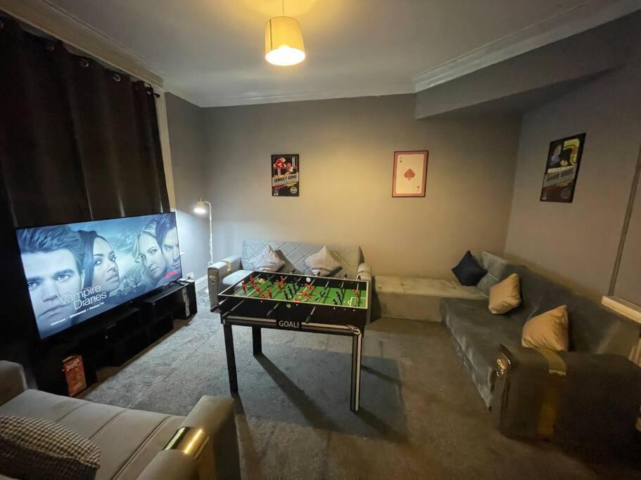 30 Percent Off Weekly Stays - 6 Bedroom House - 11 Beds Blackpool Exterior photo