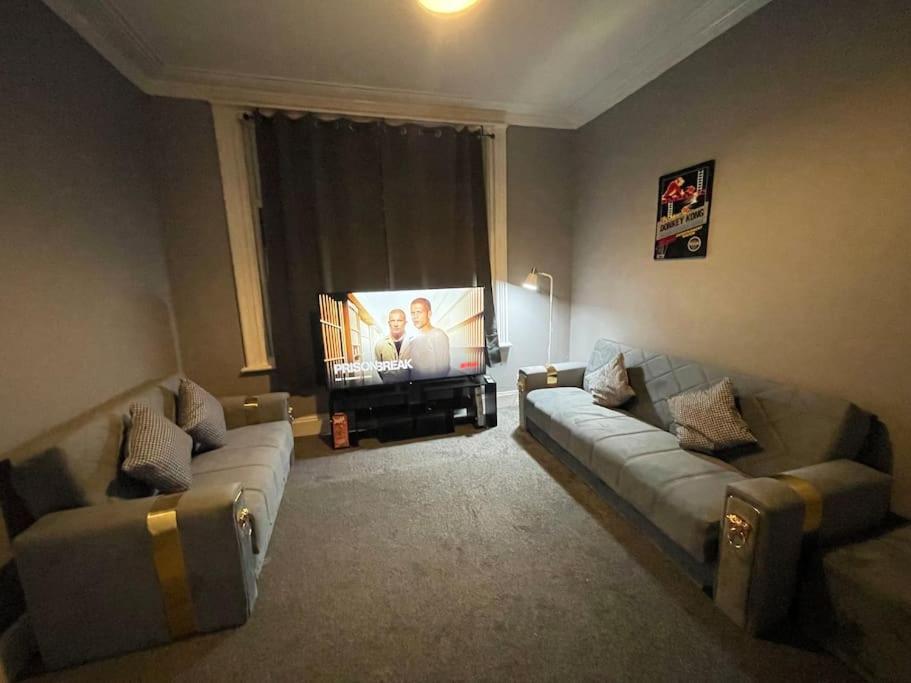 30 Percent Off Weekly Stays - 6 Bedroom House - 11 Beds Blackpool Exterior photo